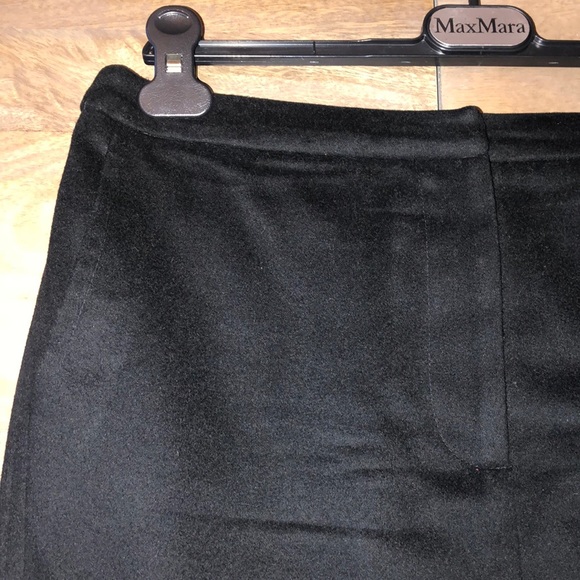 MaxMara black 100% virgin wool skirt - Picture 2 of 6